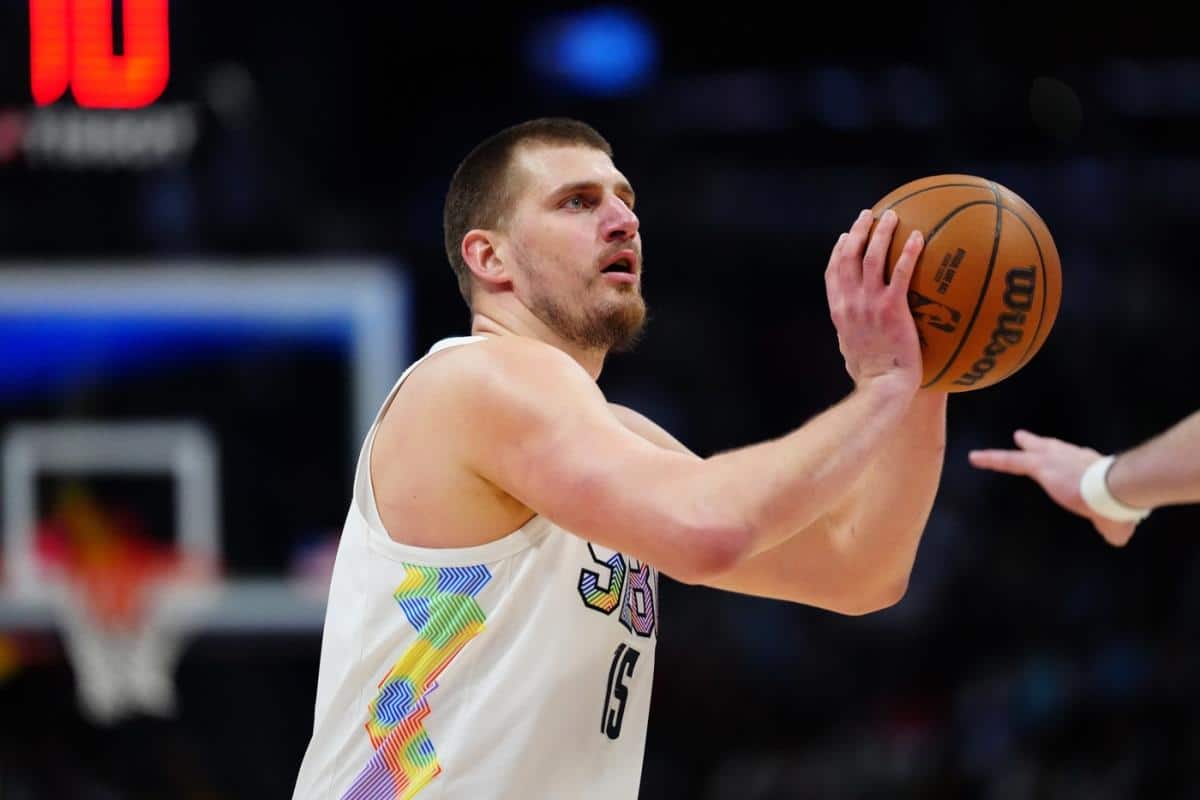 SVAKA ČAST SVIMA, ALI NIKOLA JOKIĆ JE ČUDOVIŠTE KAKVOG NEMA U SVETU KOŠARKE Još jedna brutalna partija nezaustavljivog Srbina! Opet je uništio nesrećne Pelikane