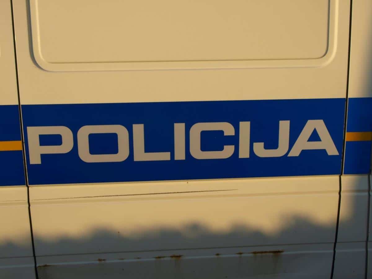 UHAPŠEN PIJANI VOZAČ U ZAGREBU: Vozio sa 2.34 promila alkohola u krvi i bez vozačke dozvole