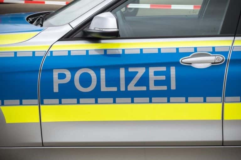 BOSANAC POVREDIO NEMAČKU POLICAJKU: Pokazala mu da zaustavi automobil, on je udario i nastavio da lupa okolna vozila