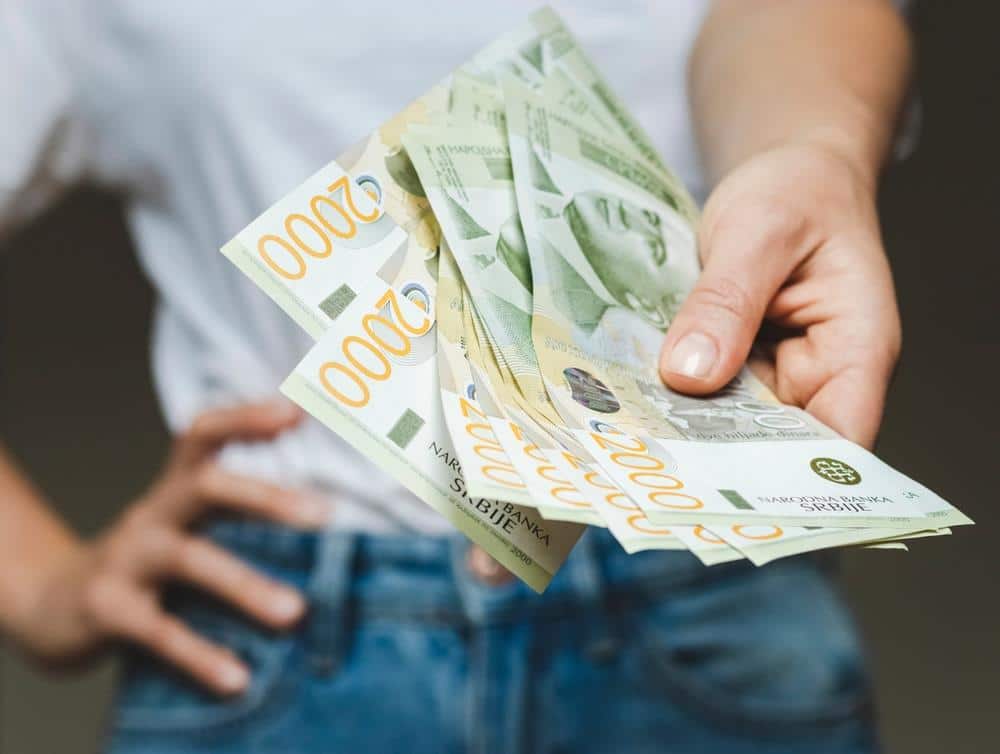 ŽENI NA PREVARU UZELI SKORO 11 MILIONA! Šok slučaj otkriven u Novom Sadu: Banda imala razrađenu šemu, ovako je funkcionisala