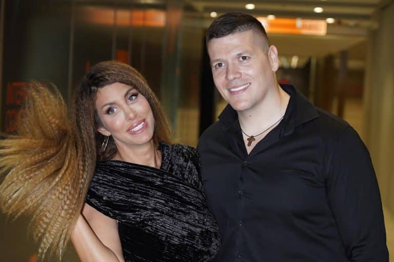 “SLOBA JE TU DA ZARAĐUJE NOVAC!” Jelena Radanović otkrila najdublju intimu: Moj muž svaki dan plače, a obaveze IZBEGAVAMO, sve plaćamo…