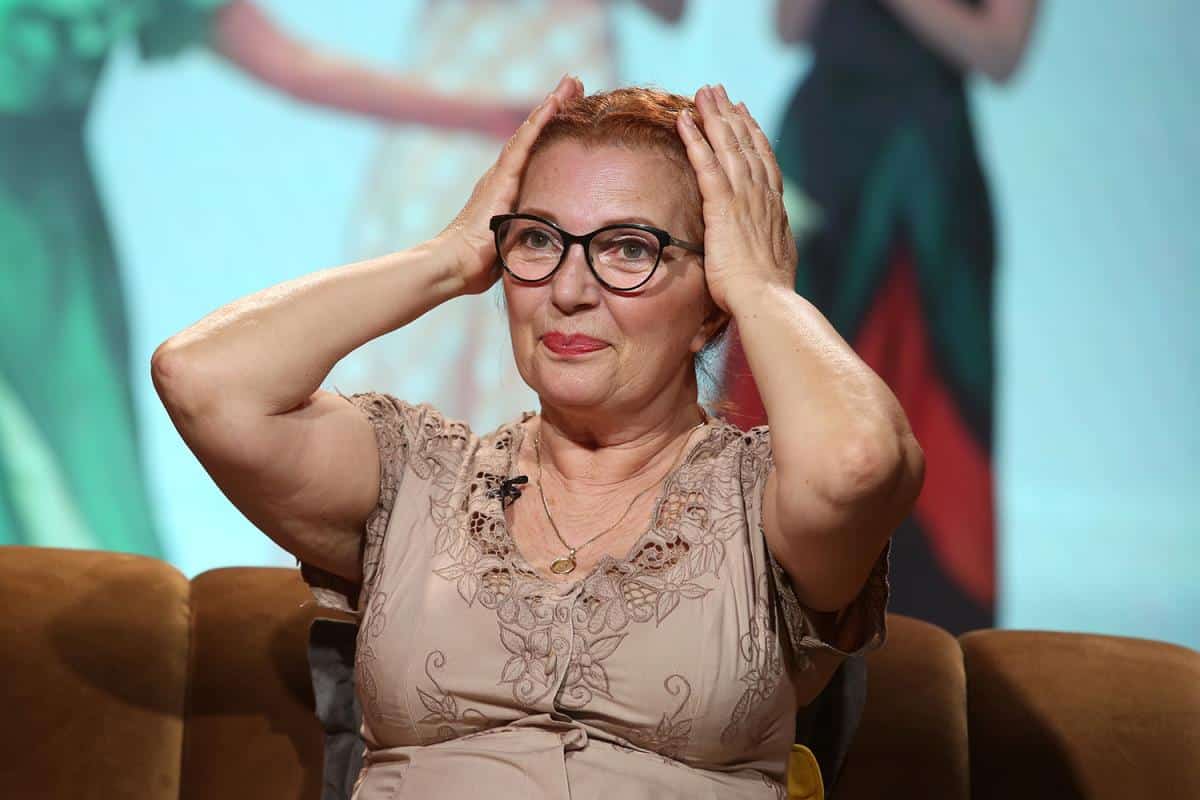 Nakon 40 godina u njene ruke stigao je zaboravljeni poklon od Bekima Fehmijua: Uručila joj ga je lično Branka Petrić, Tanja Bošković ostala u šoku