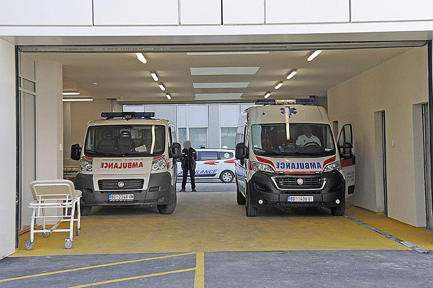 ŽENA POVREĐENA U EKSPLOZIJI U RAKOVICI! Strašna nesreća usred noći u Beogradu