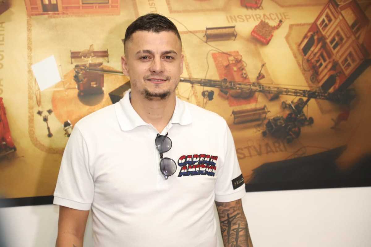 TERZA ZAVRŠIO U KREVETU SA OVOM STARLETOM! Sofija zanemela, tresla se Bela kuća! Hitno se oglasila njegova porodica: “Šta radi on!”