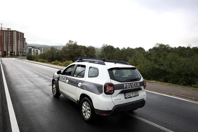 DETE (9) POVREĐENO U STRAVIČNOM UDESU: Saobraćajna nesreća kod Tuzle, poznato u kakvom stanju je mališan!