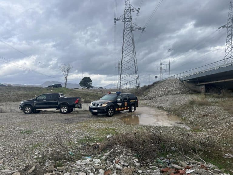 SVI TRAŽE IVANU (30) I NJENOG SINA, NESTALI U PODGORICI! Na terenu vatrogasci, policija i ronioci, potragu dodatno otežavaju nepovoljni uslovi na terenu (foto)