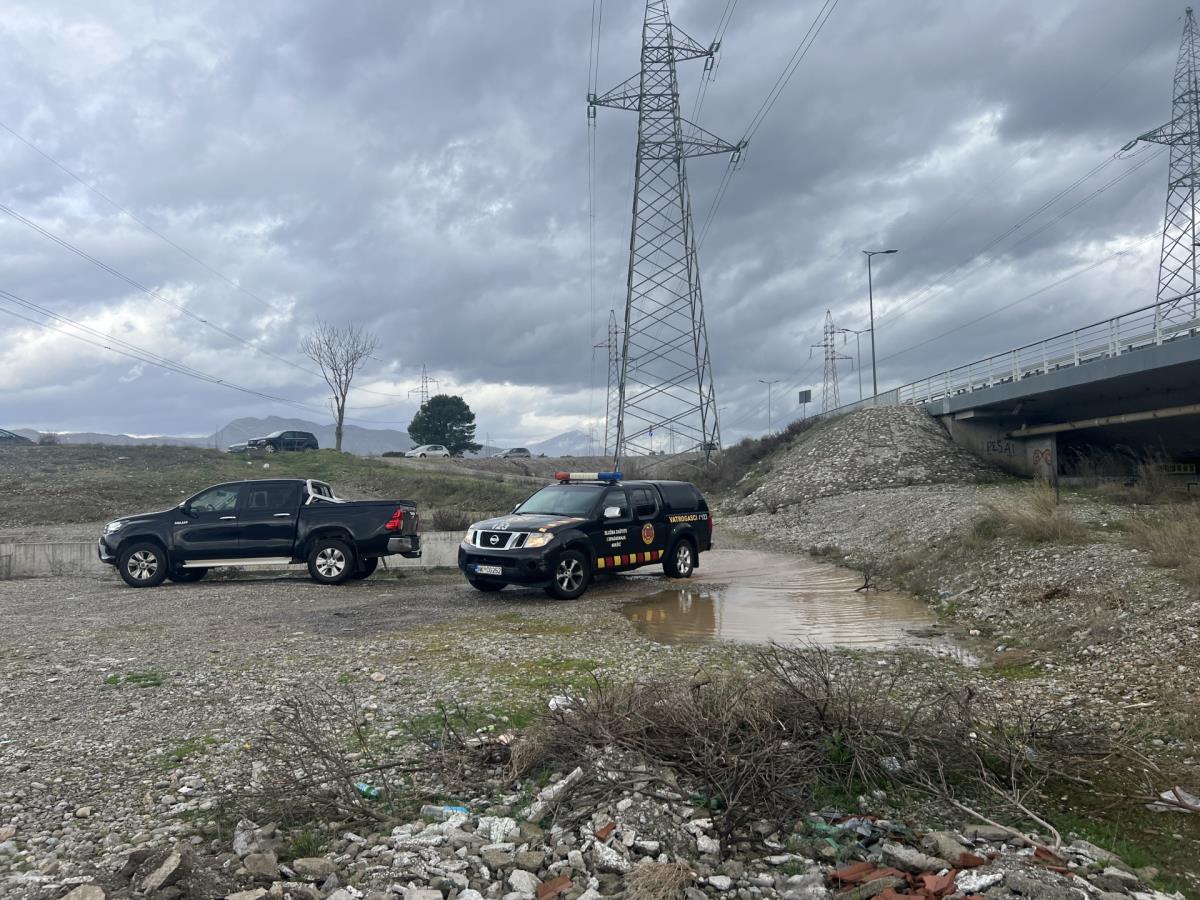 SVI TRAŽE IVANU (30) I NJENOG SINA, NESTALI U PODGORICI! Na terenu vatrogasci, policija i ronioci, potragu dodatno otežavaju nepovoljni uslovi na terenu (foto)