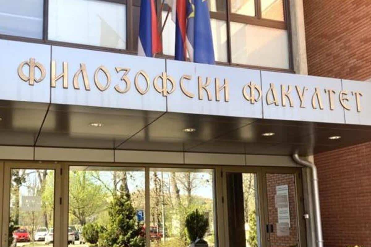 NASTAVLJAJU SA OPASNIM METODAMA! Studenti blokaderi na Filozofskom fakultetu u Novom Sadu hoće da zabrane ulaz svim zaposlenima u toj instituciji