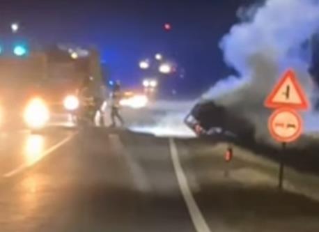 VOZIO PIJAN, USLED NESREĆE IZGORELE DVE OSOBE! Oglasio se MUP o tragediji kod Subotice: Nakon sudara oba vozila završila na krovu, dvoje prevezeno u bolnicu