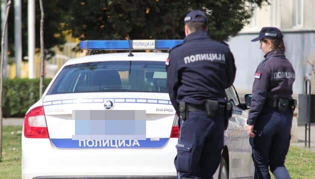“HULIGANI TUKLI MLADIĆA KAIŠEVIMA PO GLAVI I TELU, A POSLE SU I MENE SAČEKALI ISPRED ZGRADE I POTEGLI NOŽ”: Jeziva ispovest posle haosa u Višnjičkoj banji!