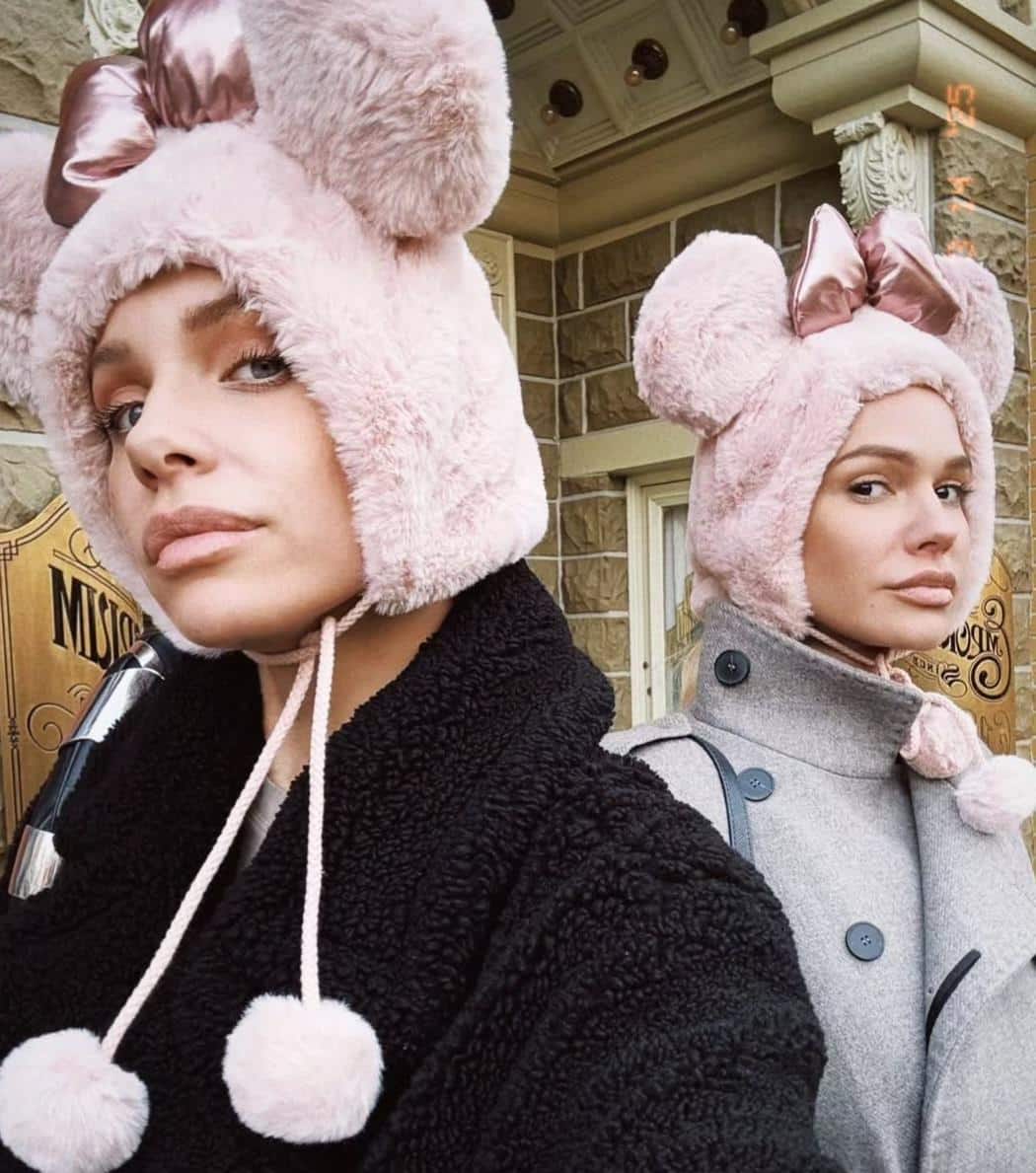 DIVAN POVOD ZA DIZNILEND! Nataša Bekvalac i Kristina s decom na čarobnom mestu slave dva bitna datuma: A tek da vidite u kakvom kostimu šetaju ulicama (FOTO)