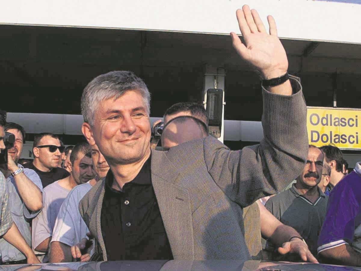 “DA NIJE BILO TOG UBISTVA, SRBIJA BI SADA BILA NA NIVOU AUSTRIJE” Pre tačno 22 godine ubijen je prmemijer Zoran Đinđić: To je vratilo Srbiju 50 godina unazad!