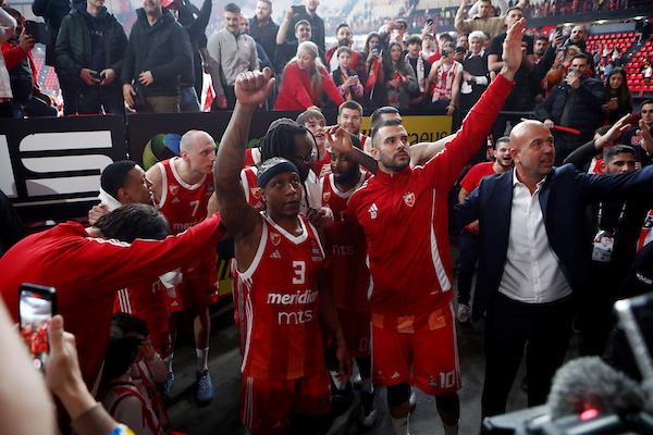 LUDNICA U PIREJU! Košarkaši Zvezde sa Delijama napravili dar-mar! Pogledajte veliko slavlje