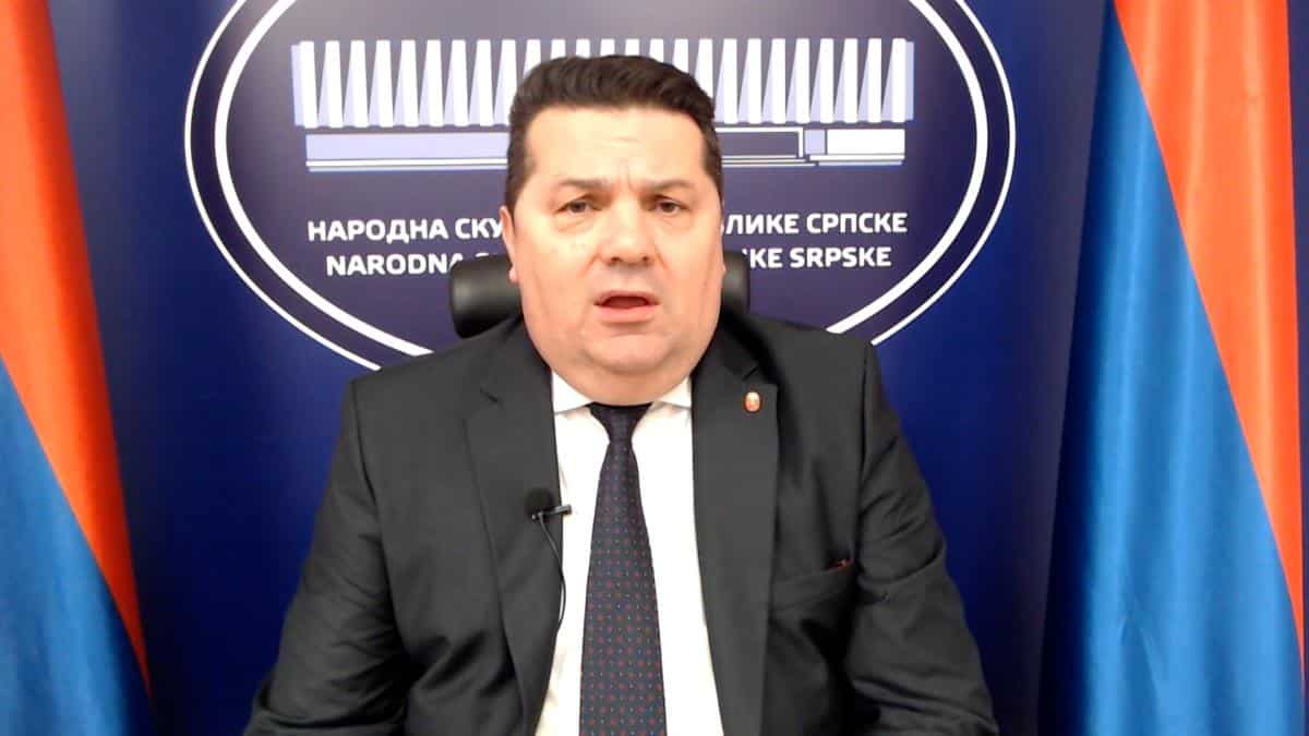 “AKO NEKO BUDE GOVORIO PRETEĆI REPUBLICI SRPSKOJ, BIĆE UHAPŠEN KADA U ISTU KROČI” Dr Nenad Stevandić ekskluzivno za Kurir: Mi nismo begunci, njih ne štite