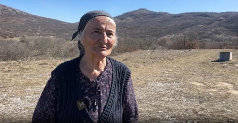 BAKA MARA “ČUVAR” SELA I GRANICE: Prve komšije su joj u Hercegovini, ali ona je neustrašiva: “Stari pomrli, mladi otišli, evo ja još čuvam” – bilo je i medveda!