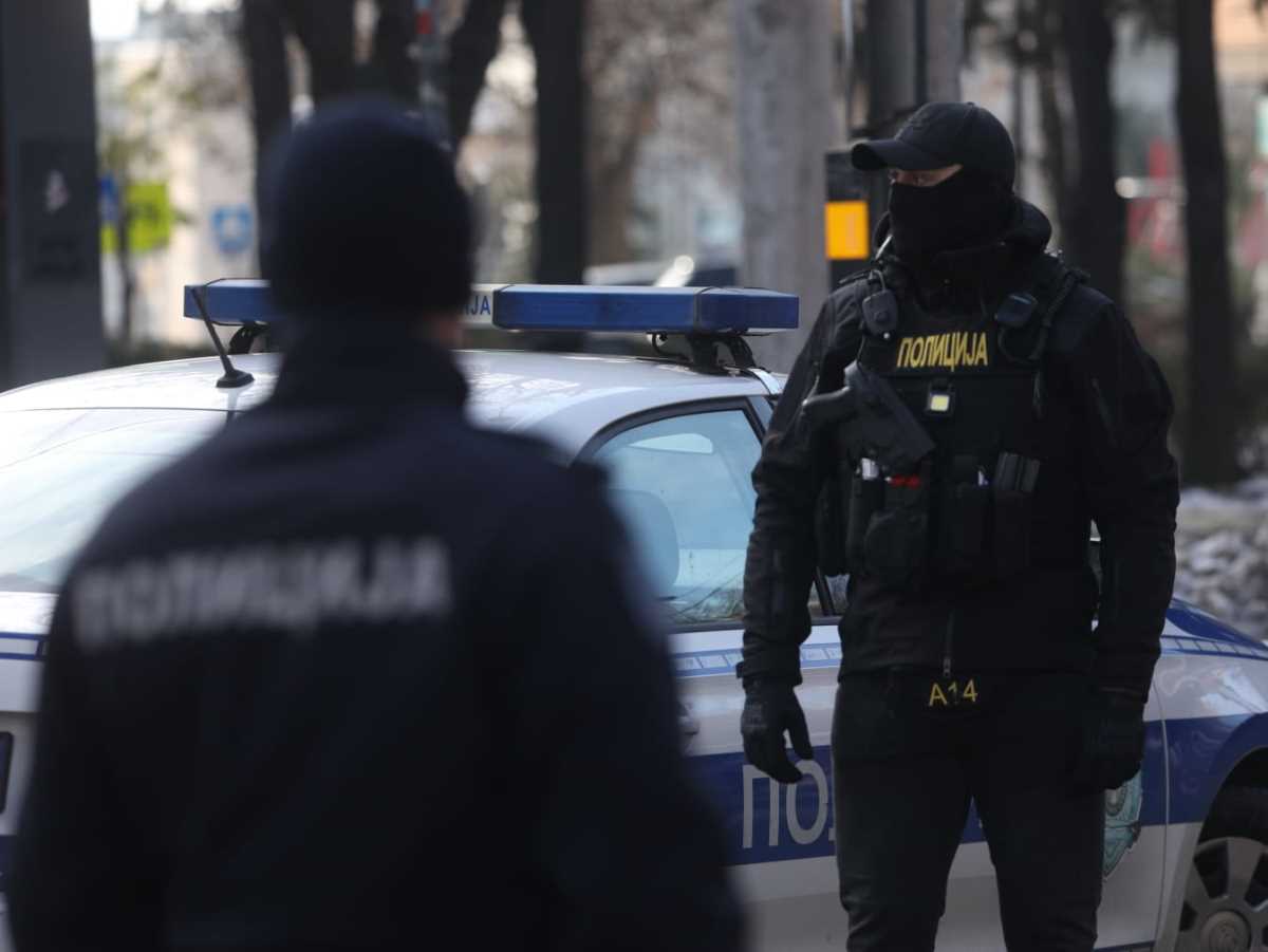 ŠTA SE OVO DEŠAVA – ZA 5 DANA U BEOGRADU 2 POKUŠAJA OTMICE DECE?! Dečaku ponudio novac da uđe u kombi, a devojčica jedva umakla manijaku iz “mercedesa”!
