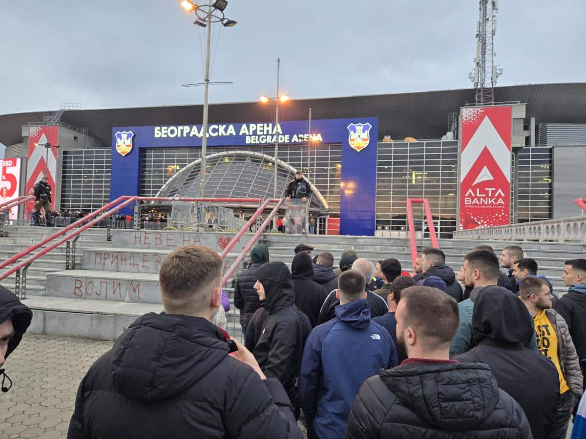 KRALJEVE” ČEKA PAKLENA ATMOSFERA! Delije dva sata pred početak meča sa Realom okupirale “Arenu