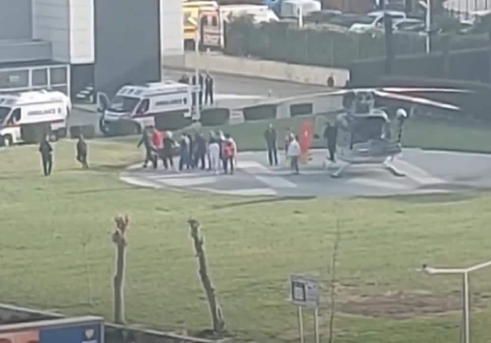 POTRESNA SCENA ISPRED BOLNICE U SKOPLJU: Helikopterima prebacuju povređene u požaru u diskoteci, roditelji i rodbina stižu u velikom broju! (FOTO/VIDEO)