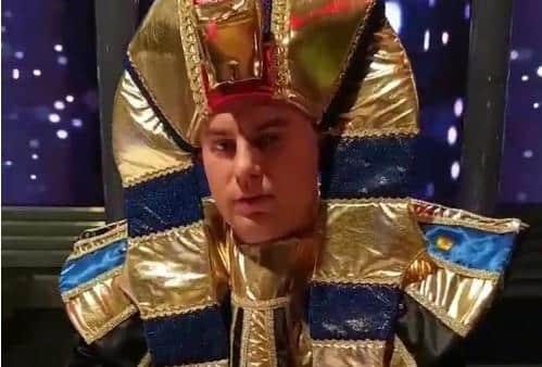 IZNENADIĆETE SE KAD VIDITE KAKO DANAS IZGLEDA MILAN TAROT!  Izvodio razne rituale za pare i sreću na televiziji, pa oženio 10 godina mlađu, više ne liči na sebe