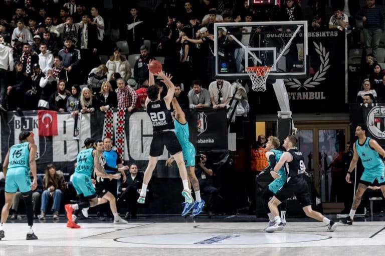 UTAKMICA KOJA JE UJEDINILA ZVEZDU I PARTIZAN: Pariz i Fenerbahče konačno igraju zaostalu utakmicu