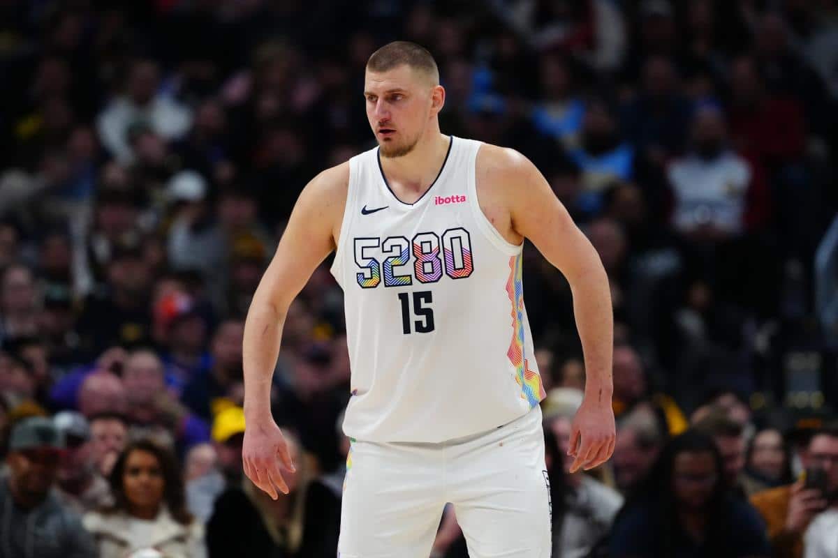 “RAZUMEM DA NIJE AMERIKANAC…” Poznati Amerikanac pobesneo, tvrdi da Jokić mora da bude MVP – na BRUTALAN način je svima očitao lekciju!