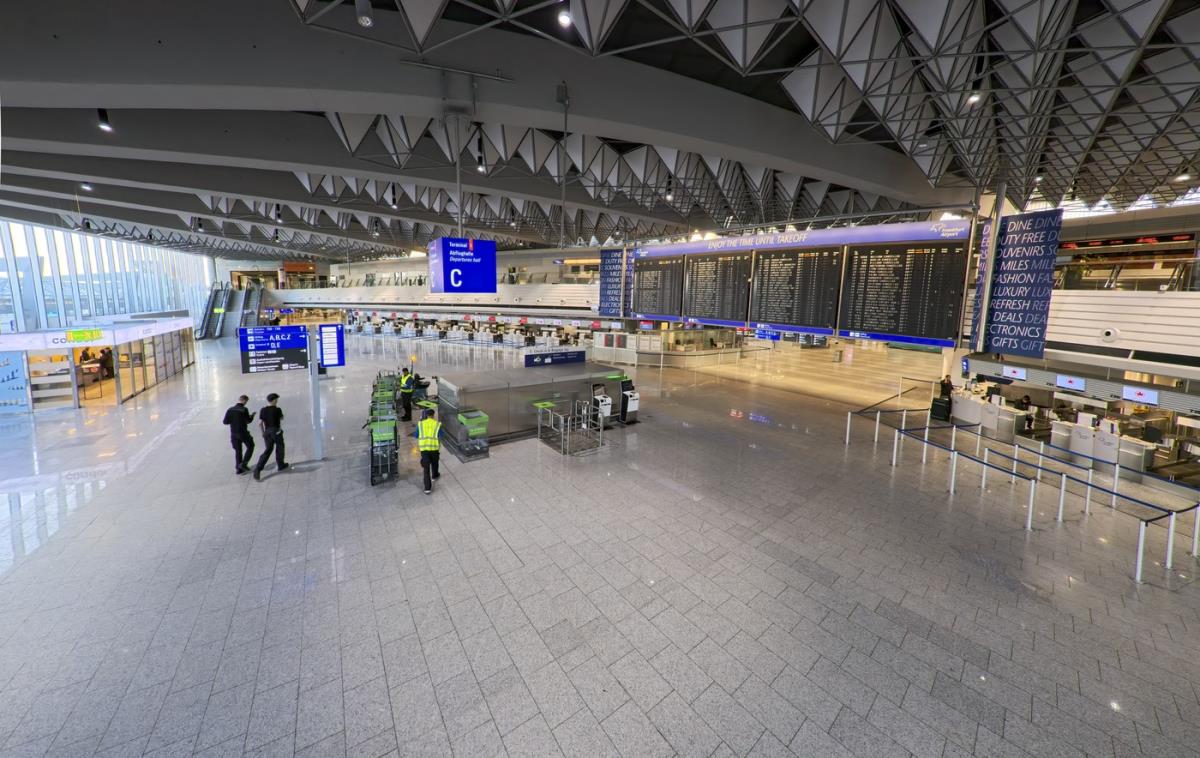 POČEO VELIKI ŠTRAJK U NEMAČKOJ, PARALISANI AERODROMI ŠIROM ZEMLJE! Otkazano više od 3.400 letova, oko 510.000 putnika ne može da putuje