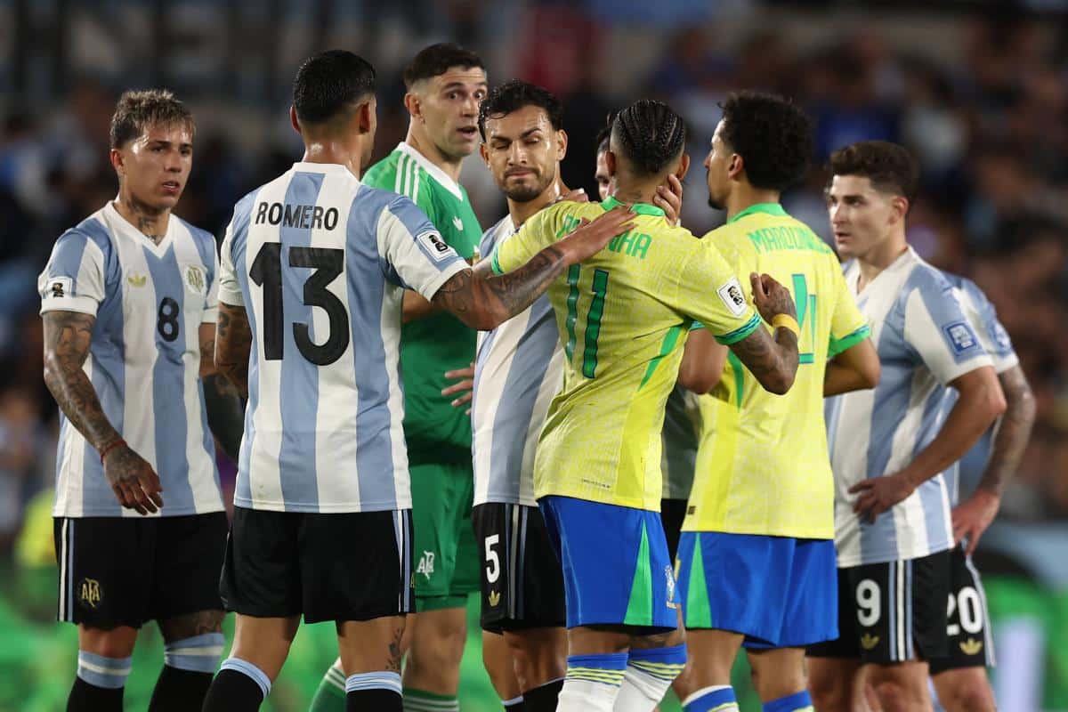 VREĐALI GA, UDARALI U PROLAZU… ARGENTINCI UNIŠTILI RAFINJU ZBOG JEDNE IZJAVE: Brazilac prošao kroz PAKAO – navijači su mu ovako zadali KONAČAN UDARAC!