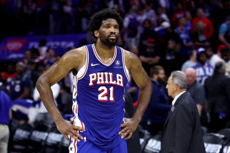 ŠOK IZ NBA! Embid završio sezonu