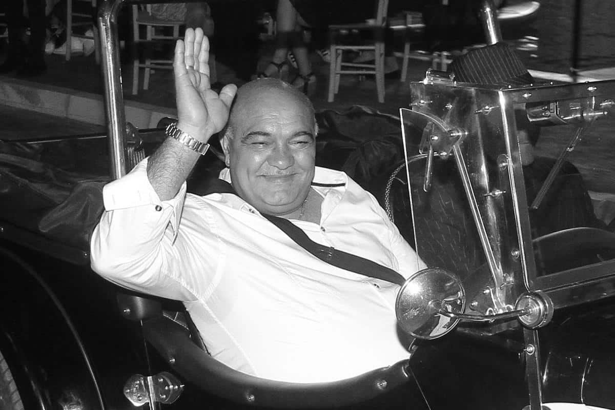 “ŠTO ME NISI ČEKAO DA DOĐEM KUĆI?” Ivana Nikolić slomljena nakon smrti oca, njene reči kidaju dušu (FOTO)