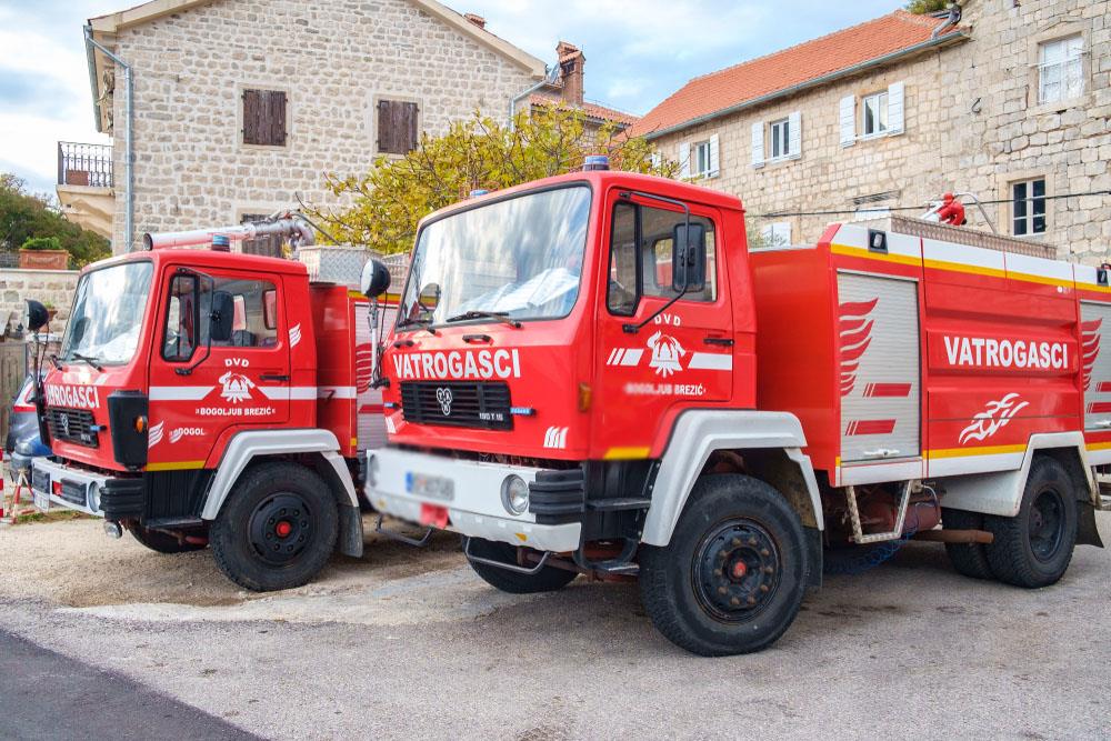 VELIKI POŽAR U CRNOJ GORI! Vatra preti da od Žabljaka dođe do granica nacionalnog parka (FOTO)
