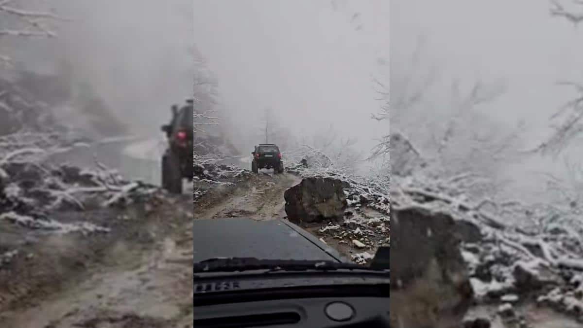 HAOS KOD PRIJEPOLJA, OGROMNO KAMENJE SE SURVALO NA PUT: Sneg pada, jedva se prolazi (foto)