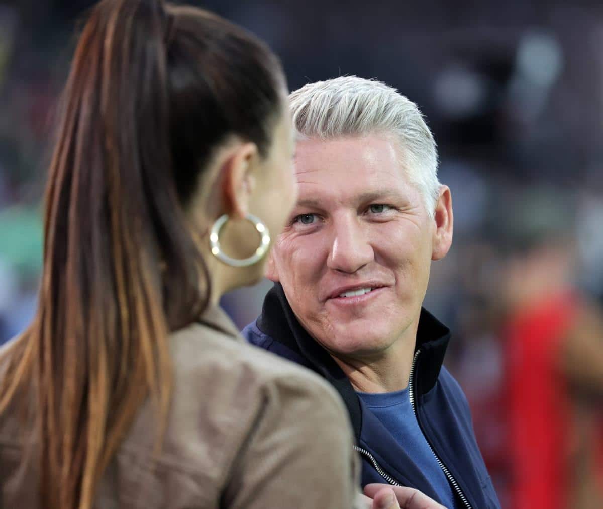 “IDEMO ZAJEDNO NA DVONEDELJNI ODMOR?” Evropa bruji o razgovoru Bastijana i lepe voditeljke! Ester se pogubila kad je dobila ovo pitanje od Nemca