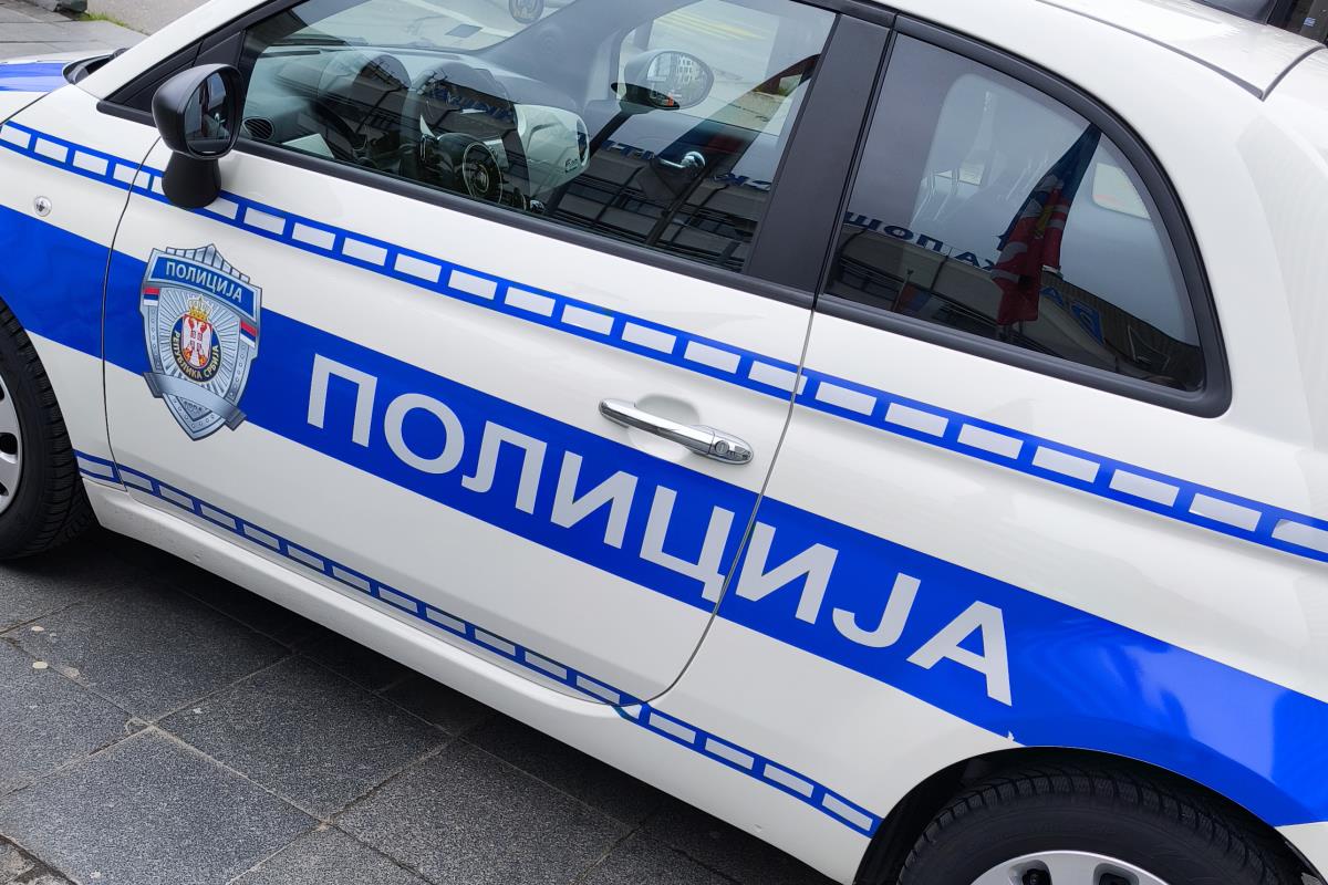 ZASKOČILI JE NA ULICI I ODNELI TORBU S VEĆOM KOLIČINOM NOVCA: Policija uhapsila dvojicu osumnjičenih za pljačku kineske državljanke u Zemunu!