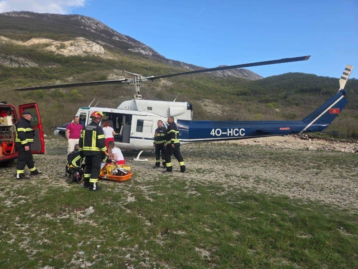 NEZAPAMĆENA DRAMA KOD KOTORA, HITNE SLUŽBE U AKCIJI SPAŠAVANJA: Podignut helikopter, planinara iz Rusije ujela zmija na nepristupačnom terenu (FOTO)