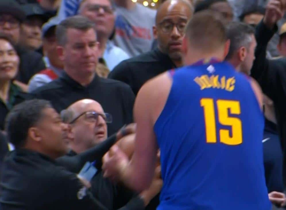 LJUDI, PA ŠTA JE OVO? Jokić morao da se otima za loptu sa trenerima Klipersa: Nestvarna scena u Bol areni