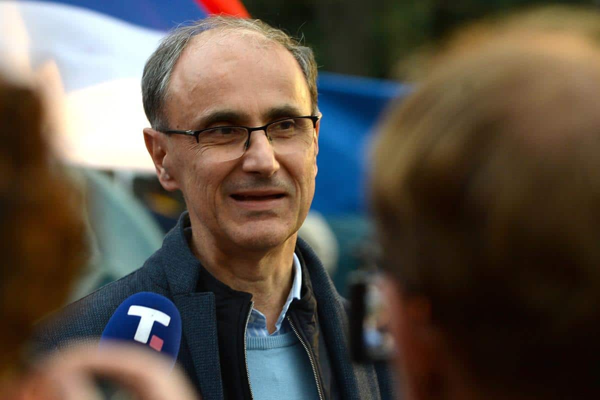 Neobjavljena slika mandatara sa privatne zabave: Pogledajte kako je proslavio svoj jubilarni 60. rođendan i ko je sve bio (FOTO)