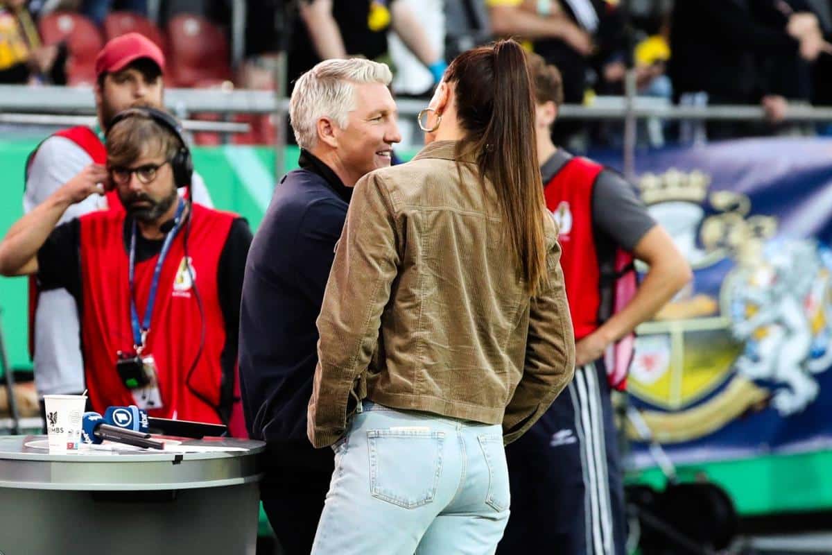 ŠVAJNI GODINAMA NEPRESTANO PROVODI VREME SA PRELEPOM ESTER! Jedan vreli snimak napravio je haos među njima: Ohhhh, Basti…