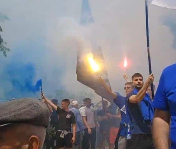 NASTAVLJA SE HAOS ZBOG SKANDALOZNE PROMENE GRBA U BOJE ALBANIJE! Ministar hitno osudio protest navijača koji je podržala i legenda Zvezde