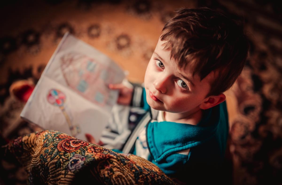 Mali Marko (5) iz Ribnika nije mogao rečima napisati, pa je svoju najveću želju nacrtao: Sedmoro dece žive u teškim uslovima, otac Đuro bio borac u ratu!