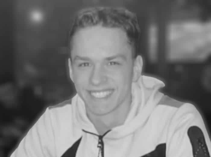 POTRESAN GOVOR OCA NA SAHRANI SINA (19), HADŽIĆI ZAVIJENI U CRNO “Ako je moje dete povredilo bilo koga, uzvratite svaku uvredu, pređite svaku meru” (VIDEO/FOTO)