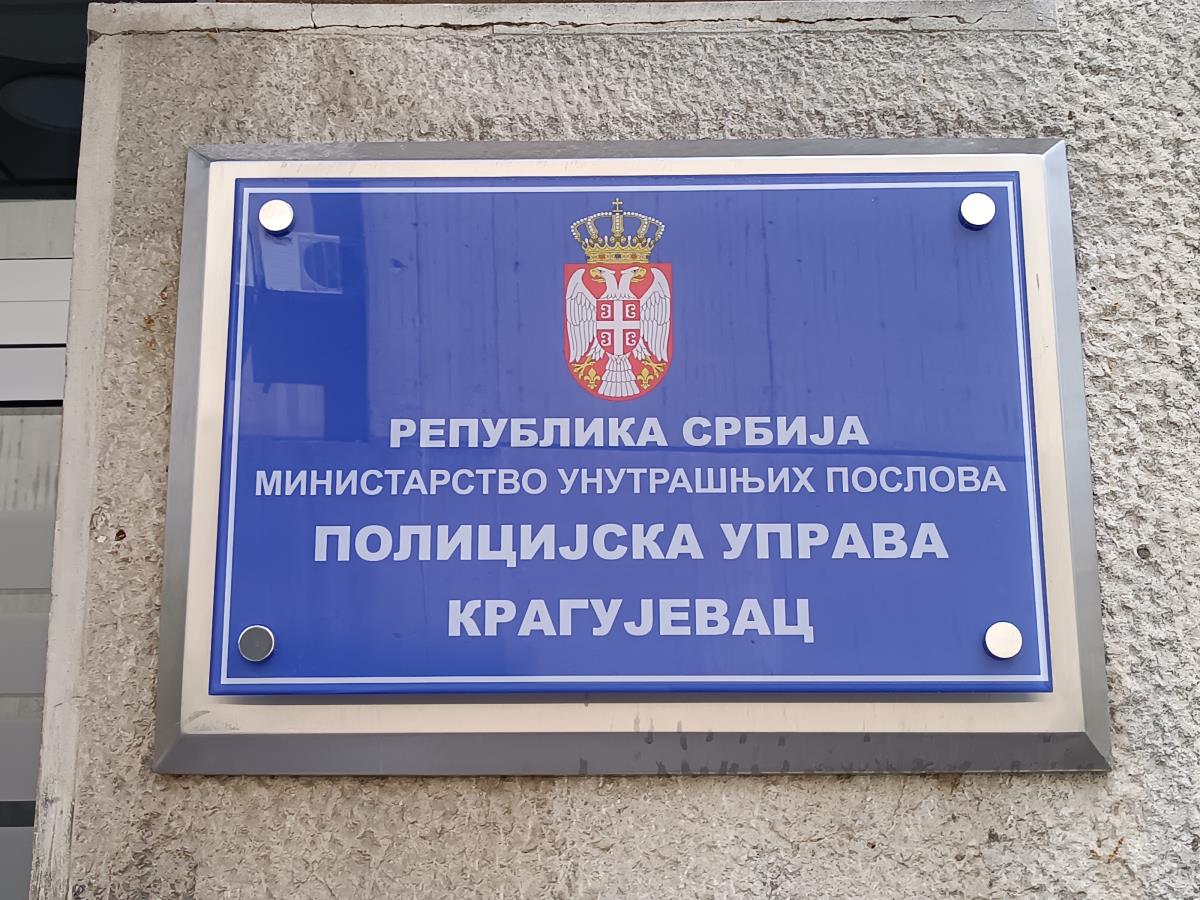 KRIVIČNE PRIJAVE PROTIV DVE OSOBE ZBOG NAPADA NA ZAPOSLENE PARKING SERVISA Pune ruke posla policije u Kragujevcu