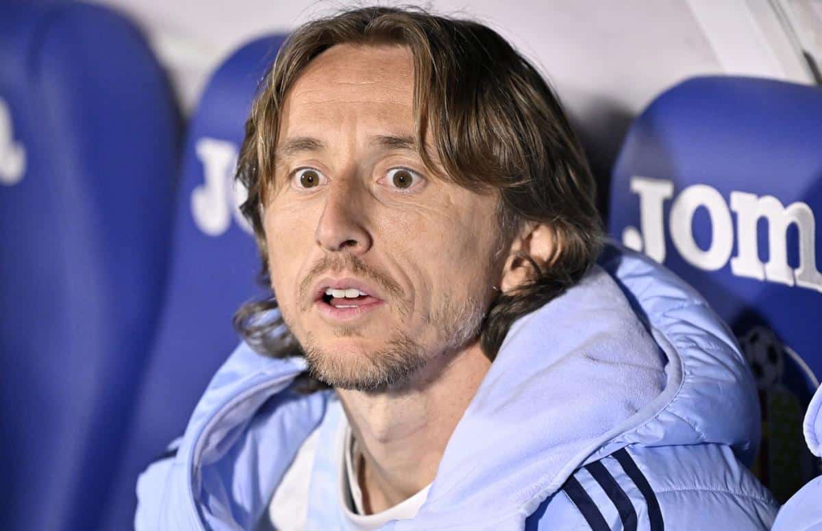 ŠOK! LUKA MODRIĆ SE POTUKAO SA SAIGRAČEM U SVLAČIONICI! Evropa bruji o skandalu Hrvata! Otkrivena i pozadina svega