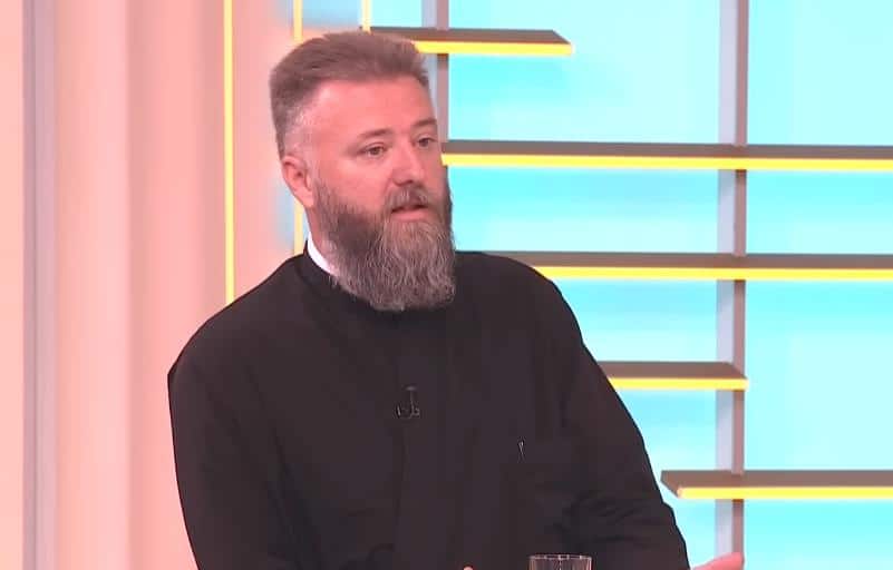 “Kad to radite, Bogu leđa okrećete, a đavola za rukav hvatate”: Otac Predrag Popović objasnio šta pravi vernici nikada ne bi trebalo da rade