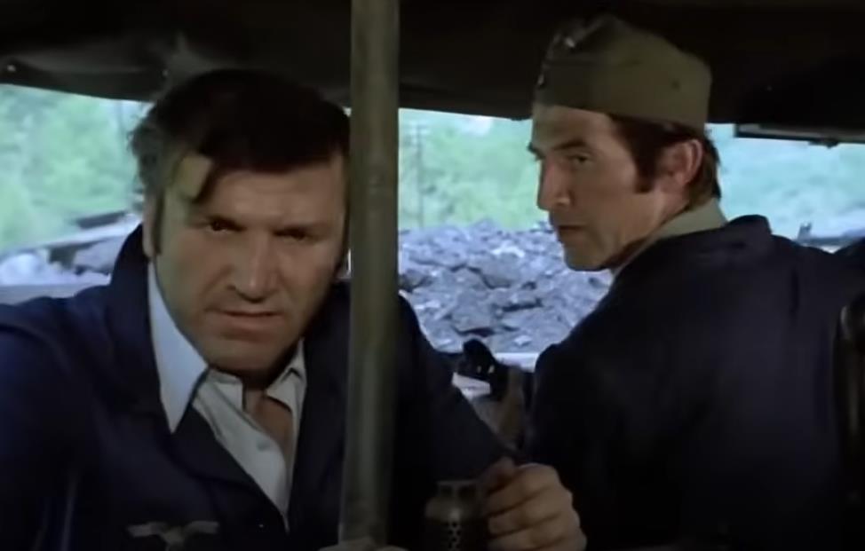 Evo koliko je Bata Živojinović zaradio od filma “Valter brani Sarajevo”: Sin legendarnog glumca objavio ugovor gde sve stoji crno na belo