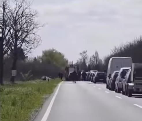 TINEJDŽERU SE BORE ZA ŽIVOT! Poznato stanje povređenih u stravičnom sudaru kod Bečeja: Tri osobe poginule, dečak (11) primljen u bolnicu! (VIDEO)