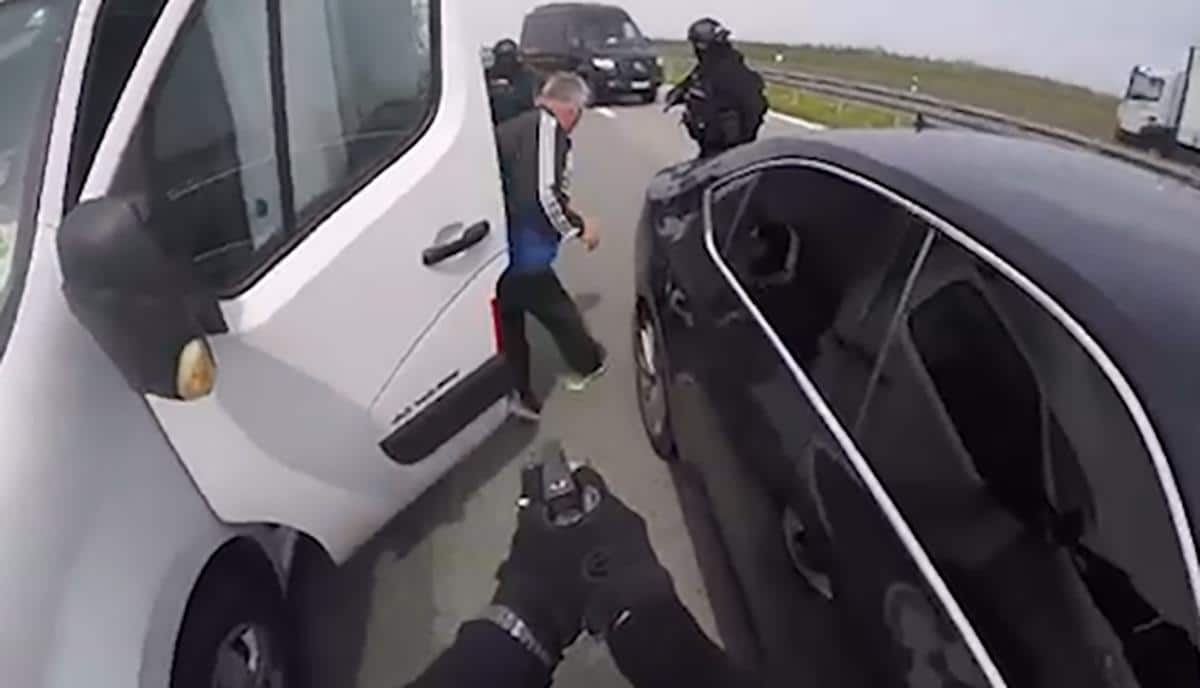 VELIKA ZAPLENA DROGE U NOVOM SADU: U velikoj akciji UKP zaplenjeno je 10 kg kokaina velike vrednosti! Pogledajte kako je pao jedan od dilera! (FOTO, VIDEO)