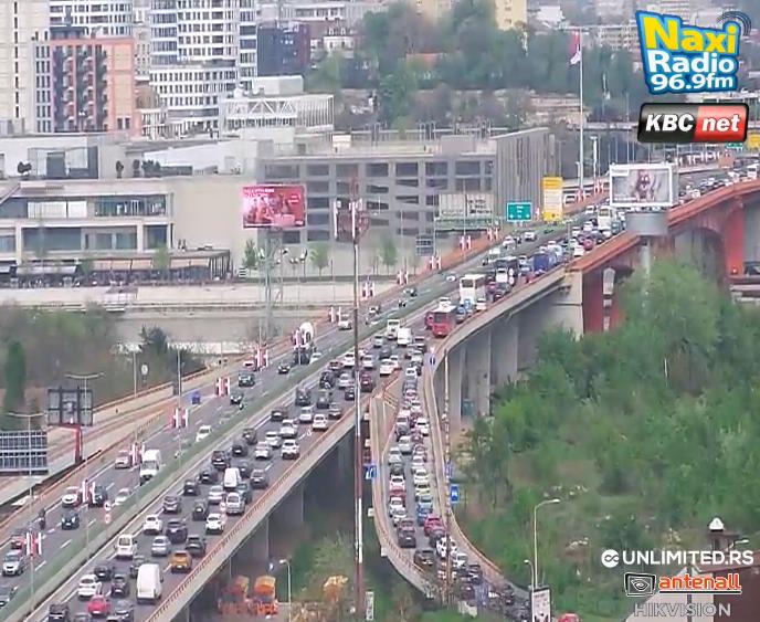 SAOBRAĆAJ U RPESTONICI PARALISAN – CEO BEOGRAD U “CRVENOM” Vozila doslovno mile, na ovim deonicama čeka se i do sat i po vremena! Koristite alternativu (FOTO)