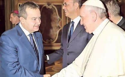 “ODLAZAK IZUZETNOG DUHOVNOG VOĐE PREDSTAVLJA NENADOKNADIV GUBITAK ZA ČITAV SVET” Dačić povodom smrti Papa Franje: Njegovo nasleđe će ostati večni putokaz