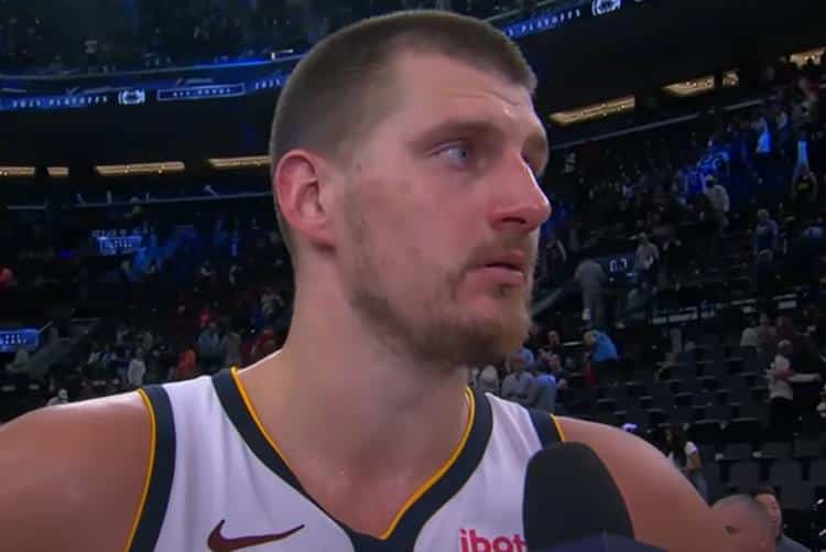 JOKIĆ PREKINUO INTERVJU, PA NAPRAVIO DIRLJIV POTEZ: Ponosni tata ugledao naslednika Ignjata na tribinama i “istopio” se u momentu! Preslatka scena (VIDEO)