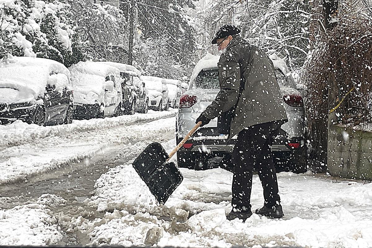 RHMZ OBJAVIO NAJNOVIJE UPOZORENJE, STIŽE SNAŽNO ZAHLAĐENJE I SNEG! Temperatura pada, Vojvodina prva na udaru! Ova tri dana su najkritičnija